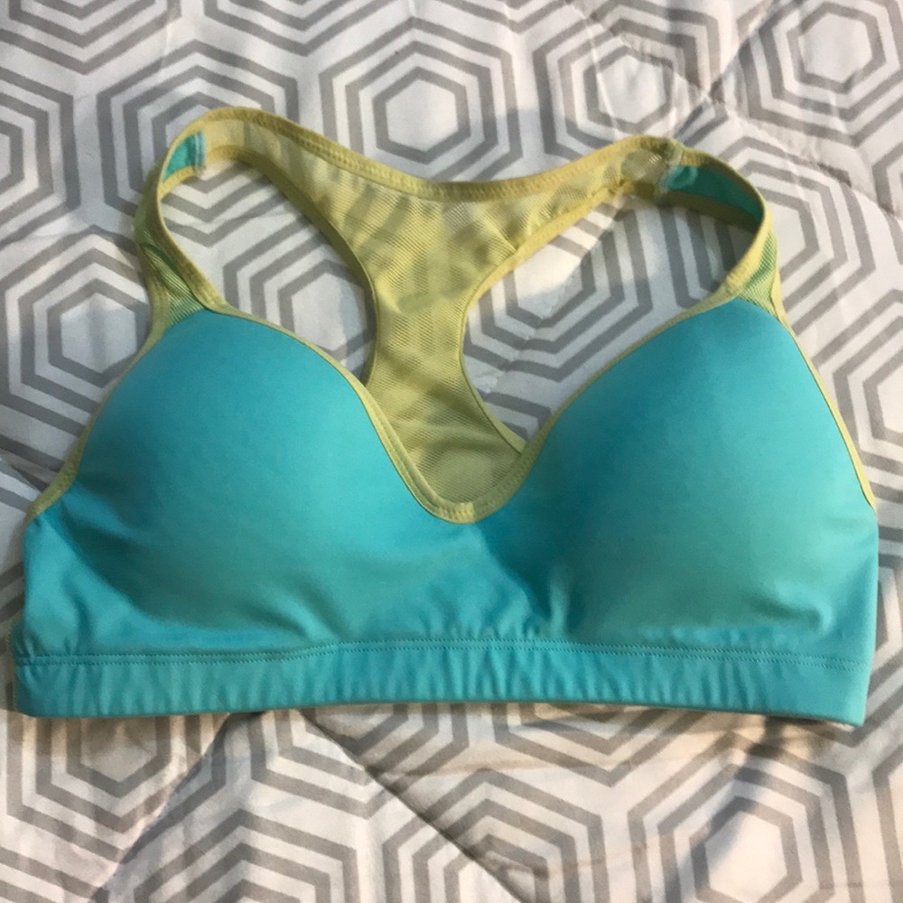 Sport bra/swim top by Delta maidenform sz 36 A